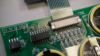 Illustration for article titled Esquire's E-Ink Cover Dissected, Circuit Boards and Microcontrollers Found (Surprise!)